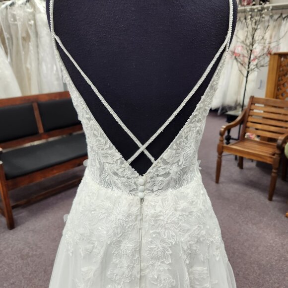 White One W1122AZ4 Size 14 Off White Bridal Gown Wedding Dress - Picture 6 of 7